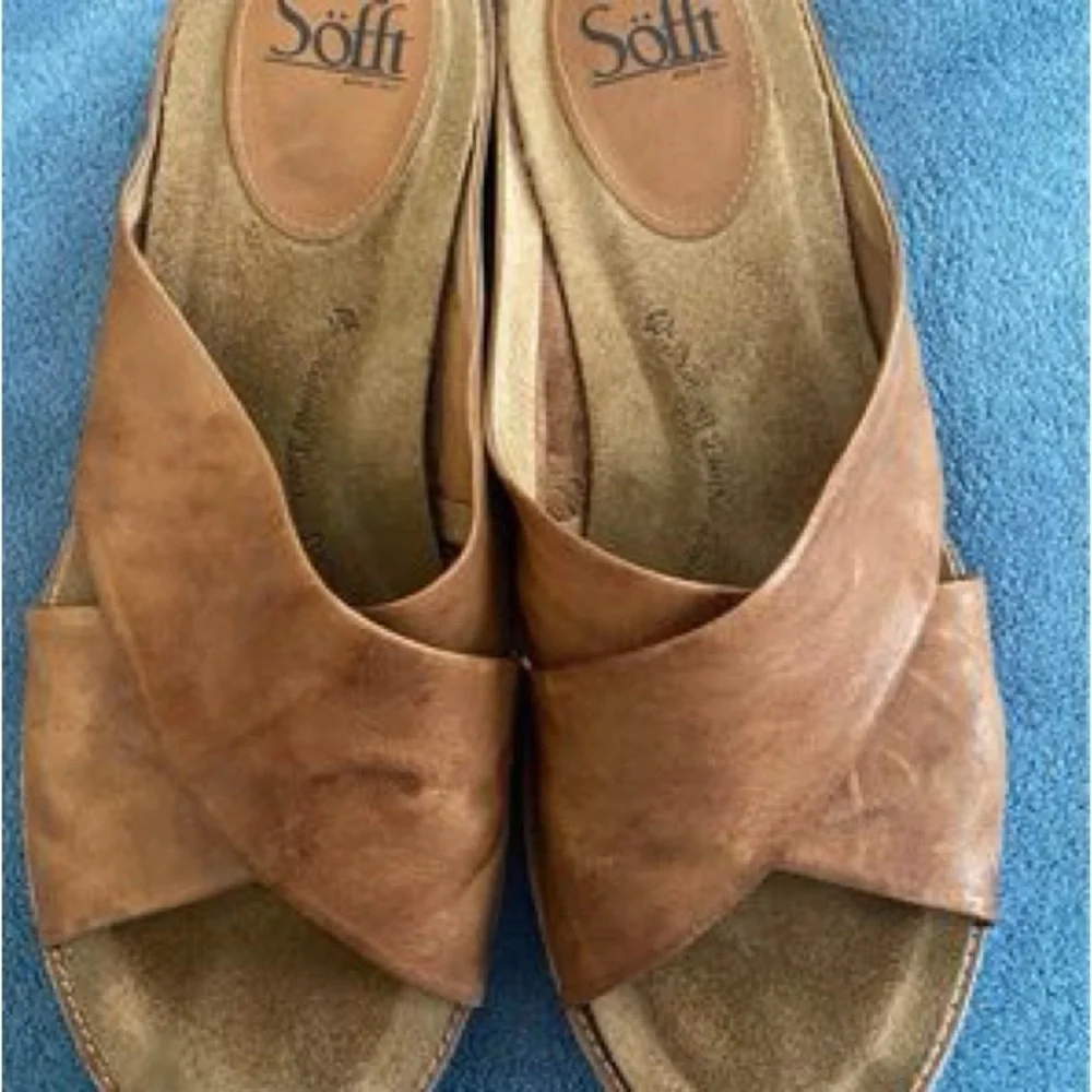 Sofft tan leather slides 11m - Picture 2 of 5